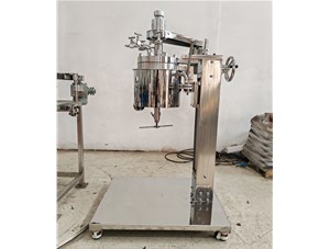 5L不銹鋼手動(dòng)升降實(shí)驗(yàn)釜已完工發(fā)往淄博
